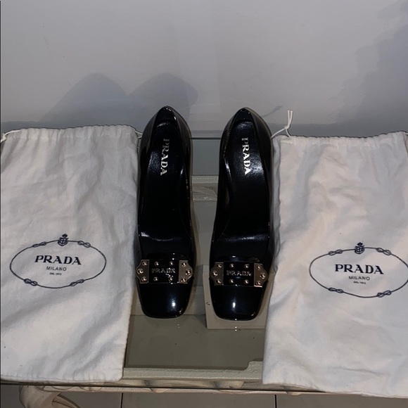 β€οΈAuthentic Prada heels - Picture 3 of 10